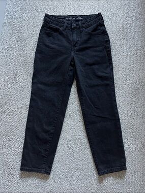 Old Navy Black Straight-Leg Women’s Ankle Jeans